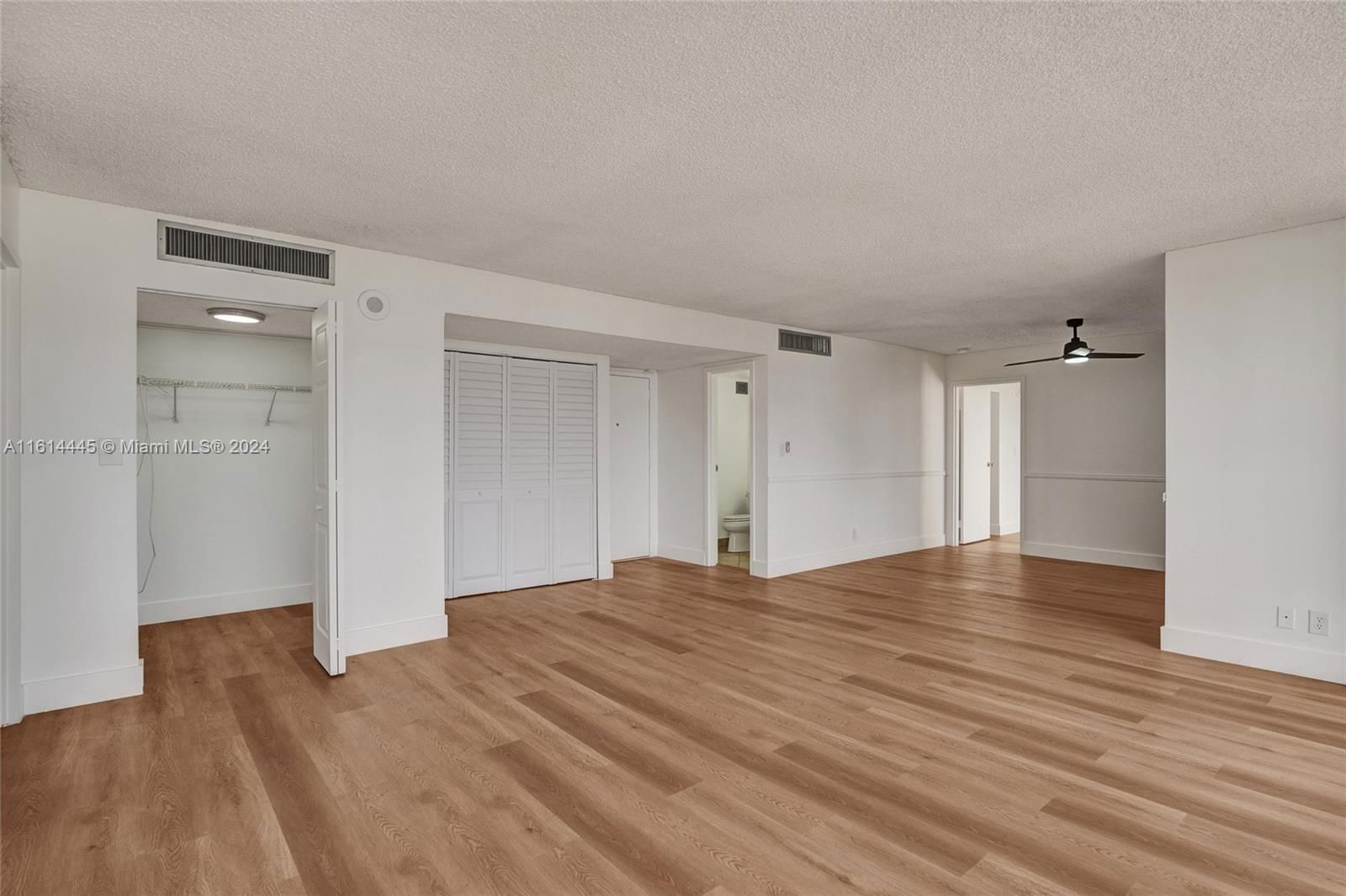 Real estate property located at 17021 Bay Rd #906, Miami-dade County, Plaza Of Americas Condo P, Sunny Isles Beach, FL