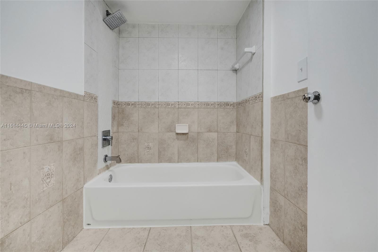Real estate property located at 17021 Bay Rd #906, Miami-dade County, Plaza Of Americas Condo P, Sunny Isles Beach, FL