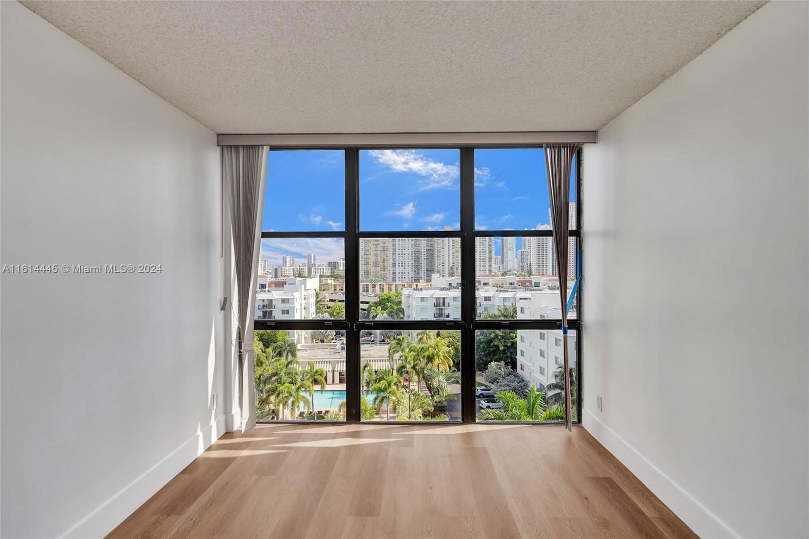Real estate property located at 17021 Bay Rd #906, Miami-dade County, Plaza Of Americas Condo P, Sunny Isles Beach, FL