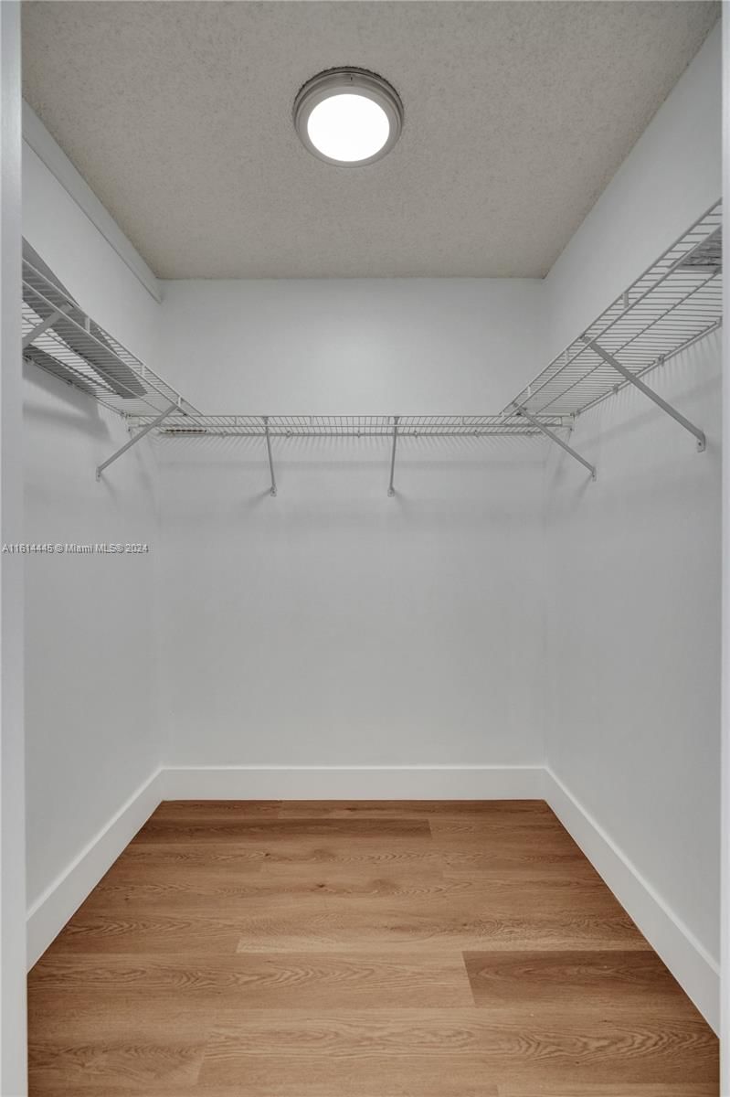 Real estate property located at 17021 Bay Rd #906, Miami-dade County, Plaza Of Americas Condo P, Sunny Isles Beach, FL