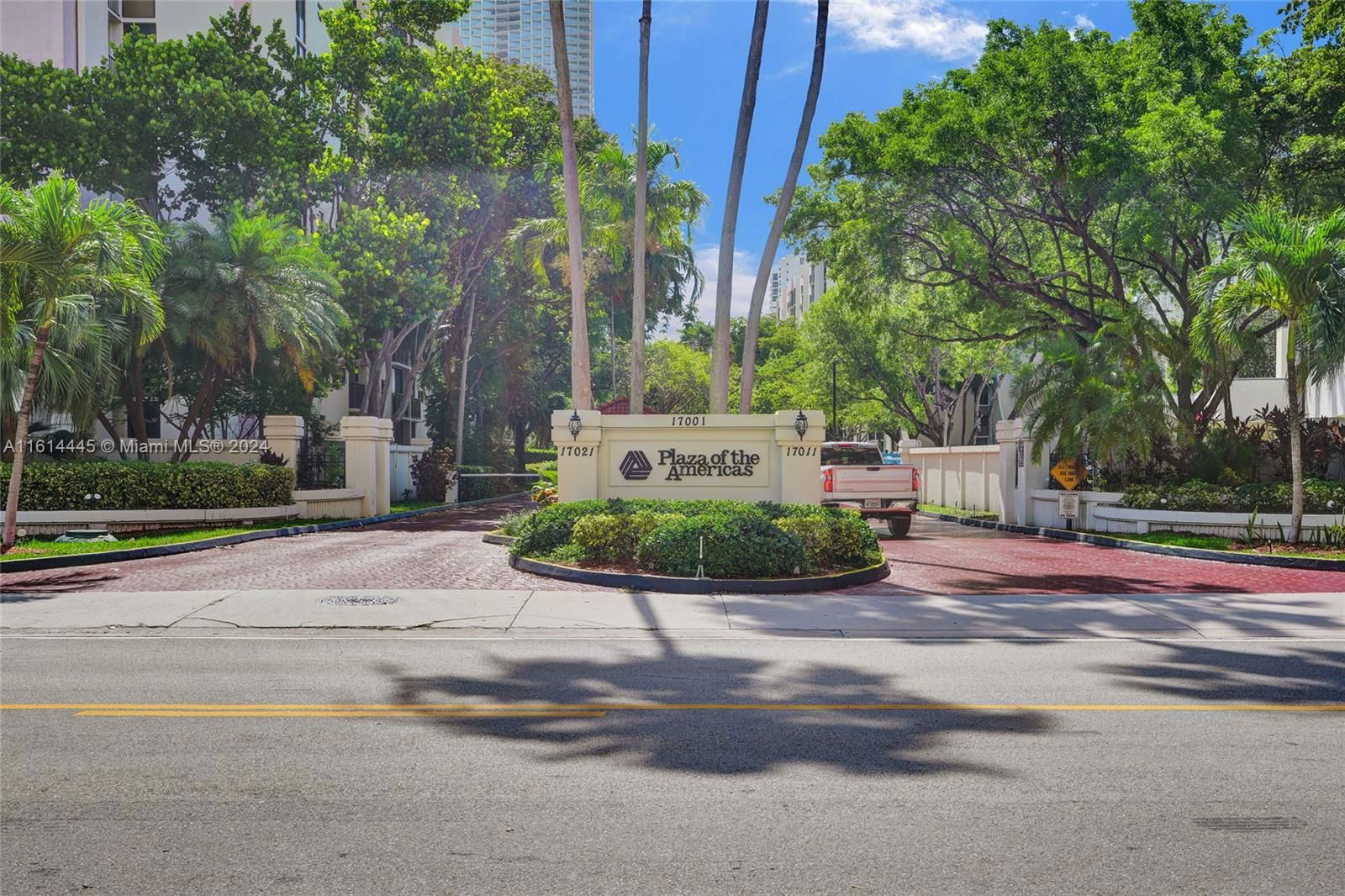 Real estate property located at 17021 Bay Rd #906, Miami-dade County, Plaza Of Americas Condo P, Sunny Isles Beach, FL