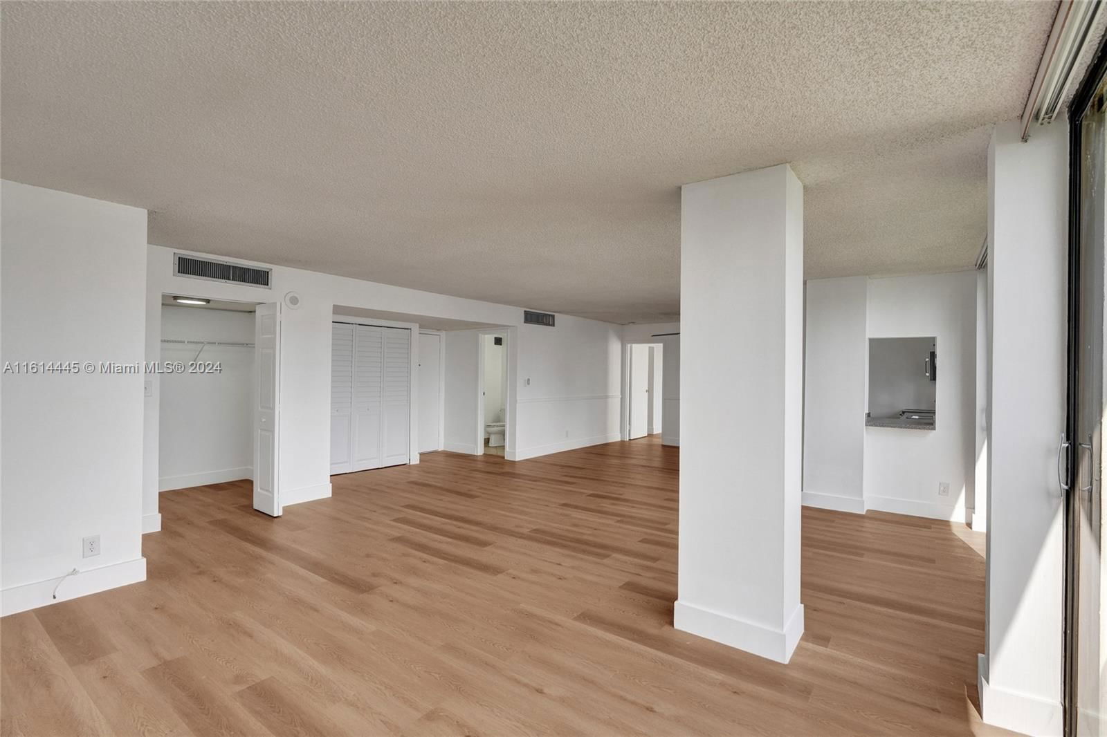 Real estate property located at 17021 Bay Rd #906, Miami-dade County, Plaza Of Americas Condo P, Sunny Isles Beach, FL