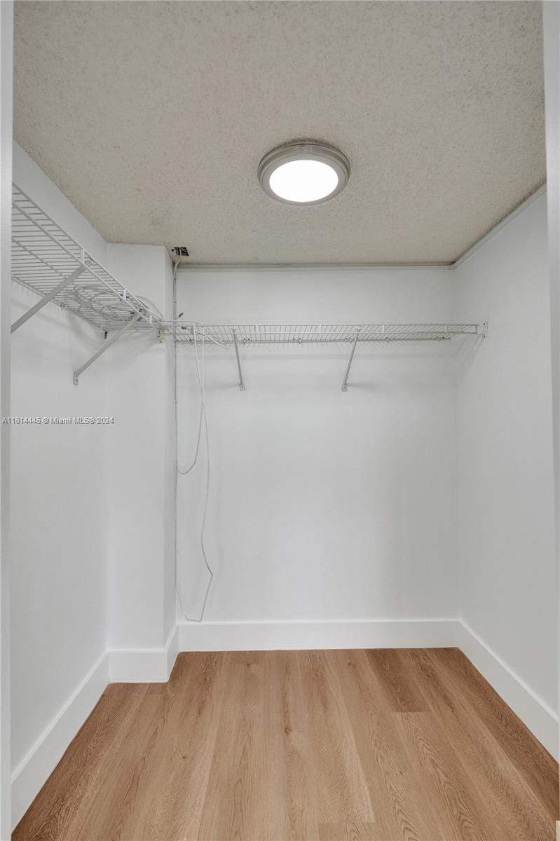 Real estate property located at 17021 Bay Rd #906, Miami-dade County, Plaza Of Americas Condo P, Sunny Isles Beach, FL