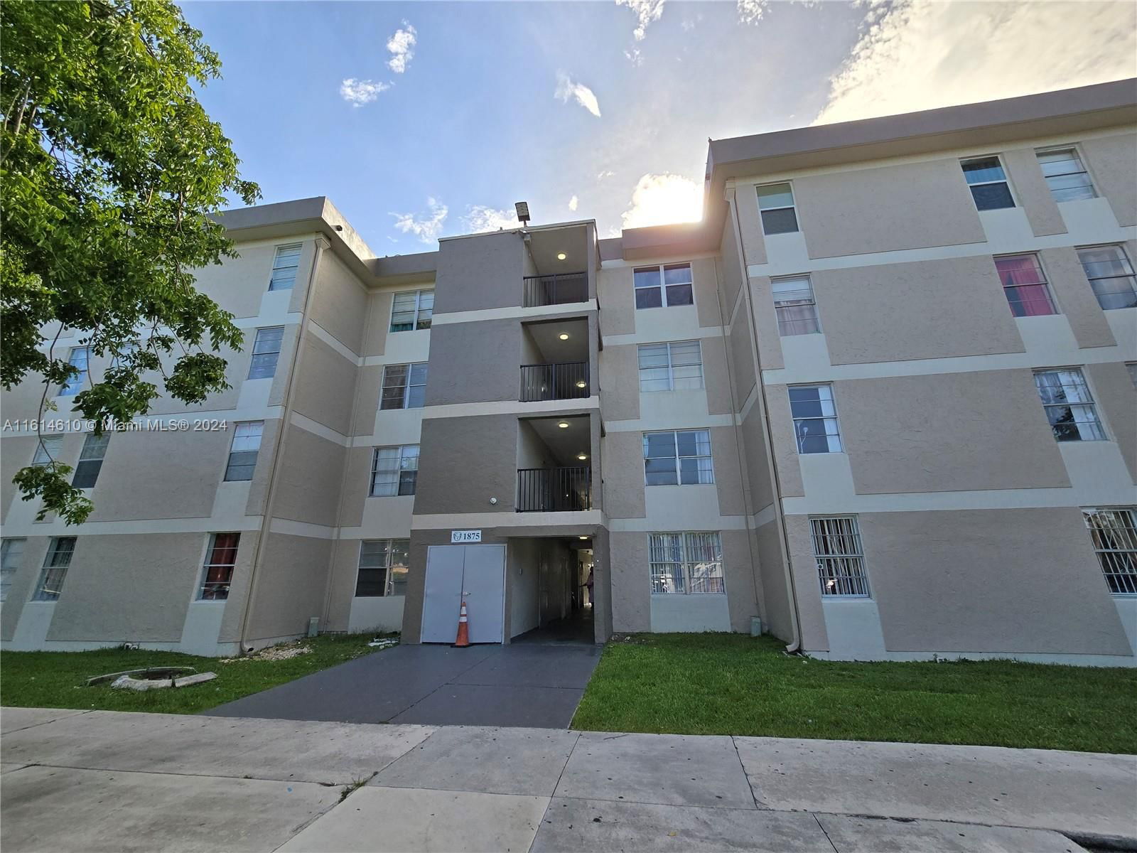 Real estate property located at 1875 56th St #301, Miami-Dade, CAMBRIDGE CONDO, Hialeah, FL