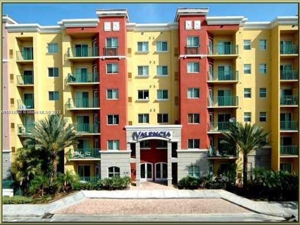 Real estate property located at 6001 70th St #555, Miami-Dade County, VALENCIA CONDO, South Miami, FL