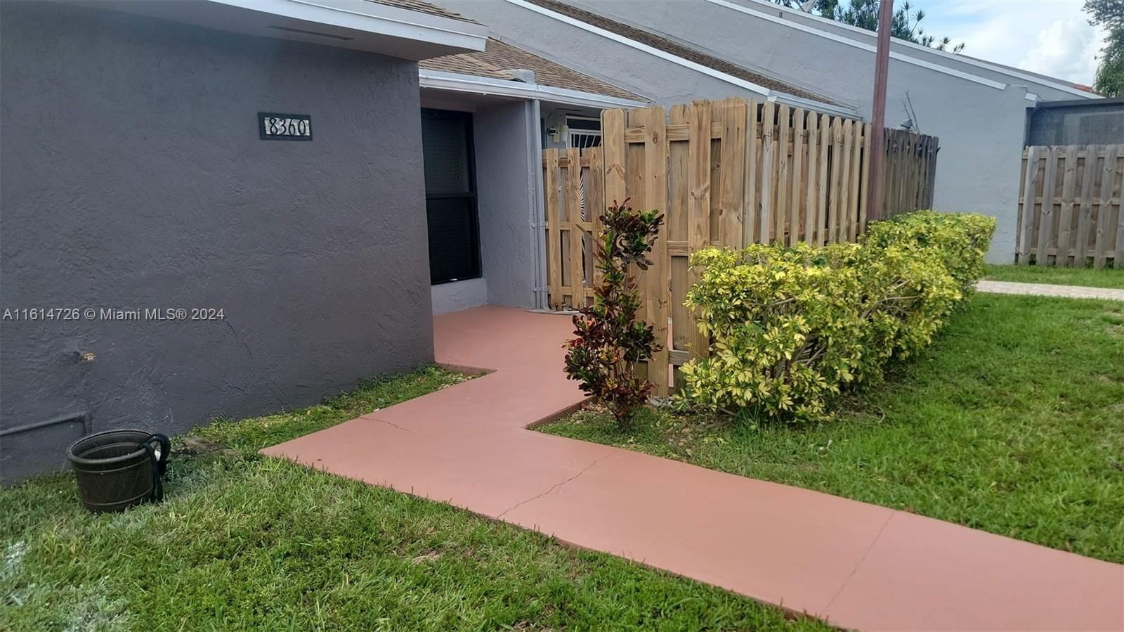 Real estate property located at 8360 148th Pl, Miami-Dade County, BARCLAYS ESTATES, Miami, FL