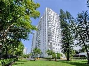 Real estate property located at 2780 183rd St #1011, Miami-Dade County, COMMODORE PLAZA CONDO, Aventura, FL