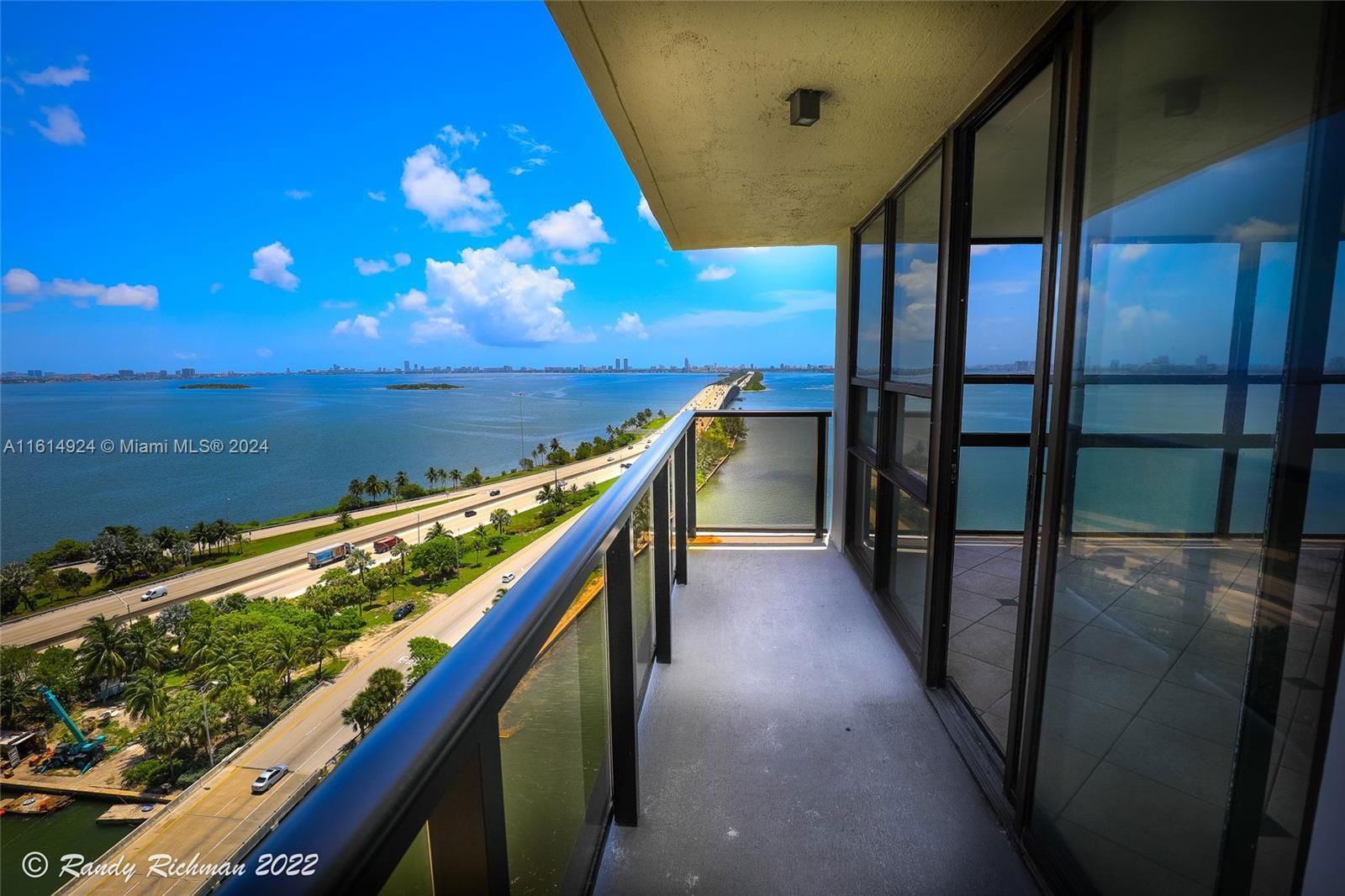 Real estate property located at 600 36th St #1918, Miami-Dade County, CHARTER CLUB CONDO, Miami, FL