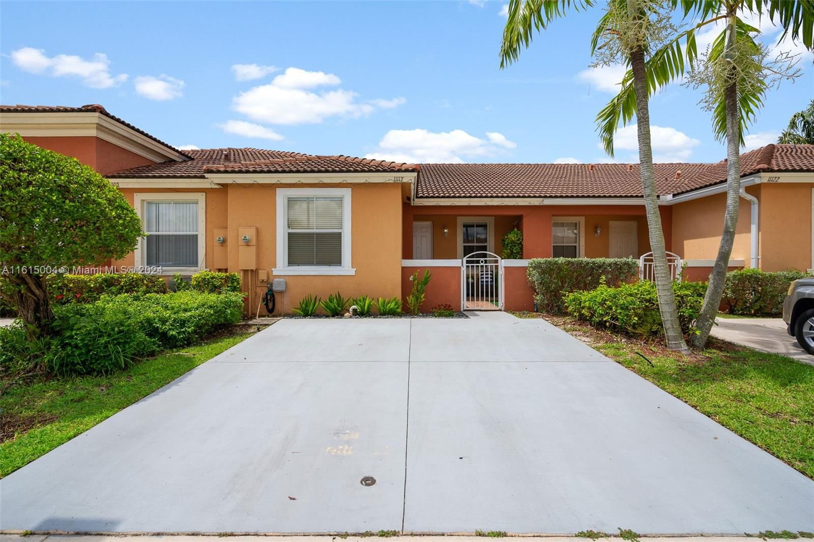 Real estate property located at 11112 236th Ter, Miami-Dade County, SPICEWOOD SUB, Homestead, FL