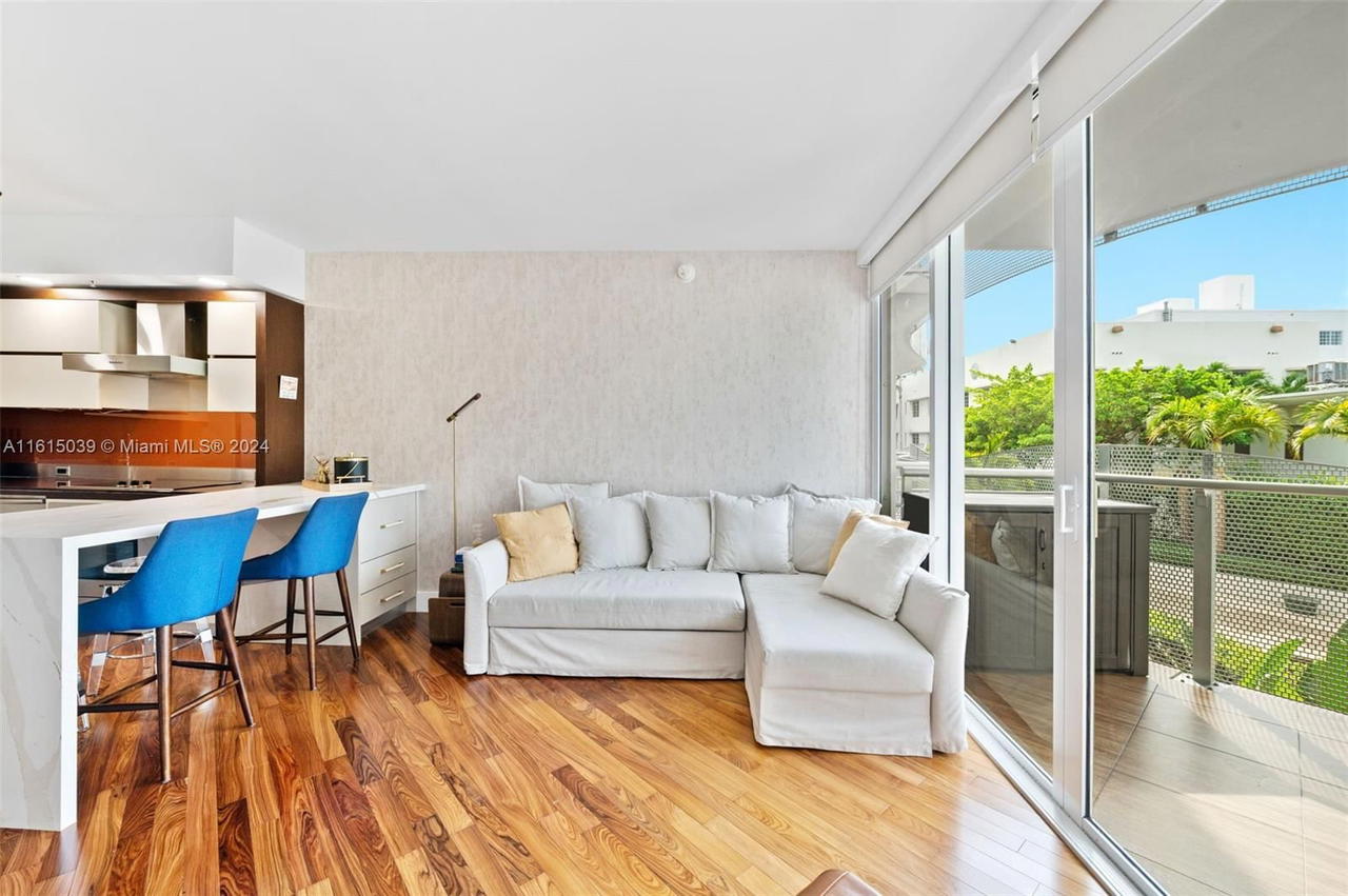 Real estate property located at 2155 Washington Ct #206, Miami-dade, Artepark North Condo, Miami Beach, FL
