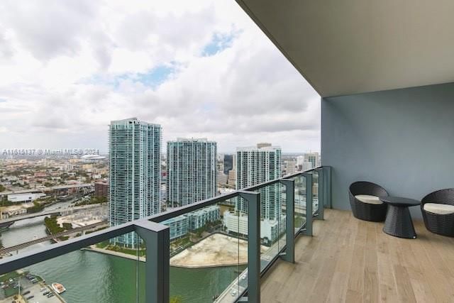 Real estate property located at 68 6th St #3508, Miami-Dade, REACH CONDO, Miami, FL