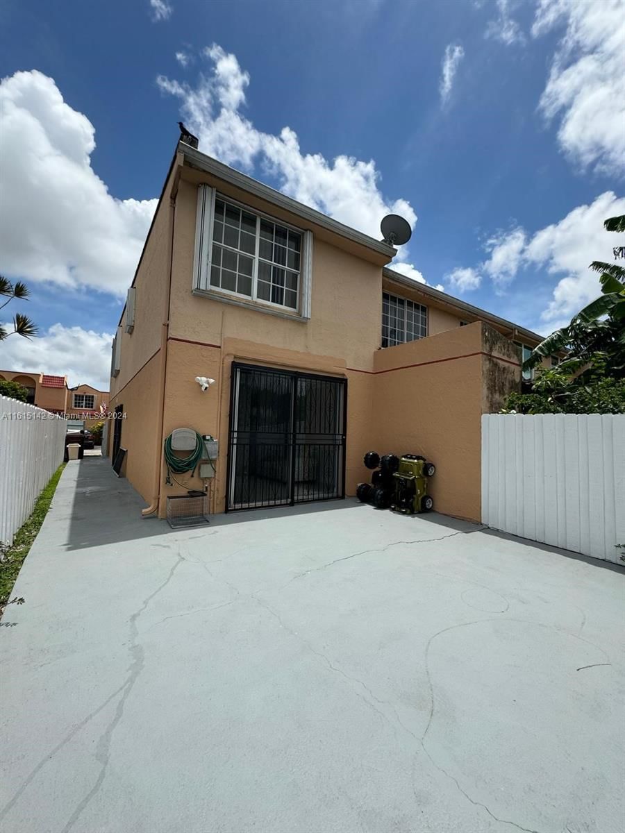 Real estate property located at 819 38th Ter #9, Miami-Dade, MANGO HILL CONDO NO 13, Hialeah, FL