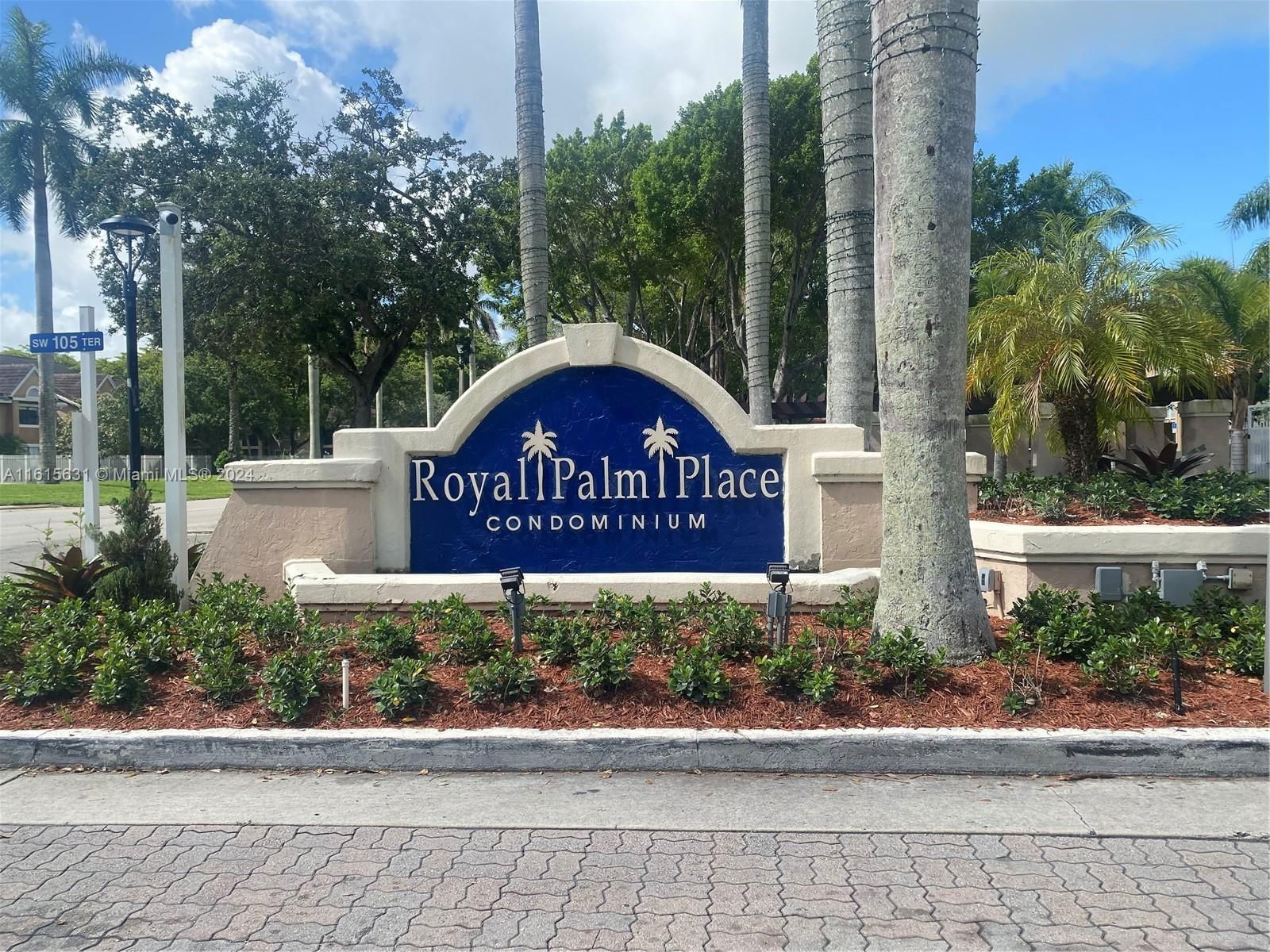 Real estate property located at 10451 157th Pl #303, Miami-Dade County, ROYAL PALM PLACE, Miami, FL