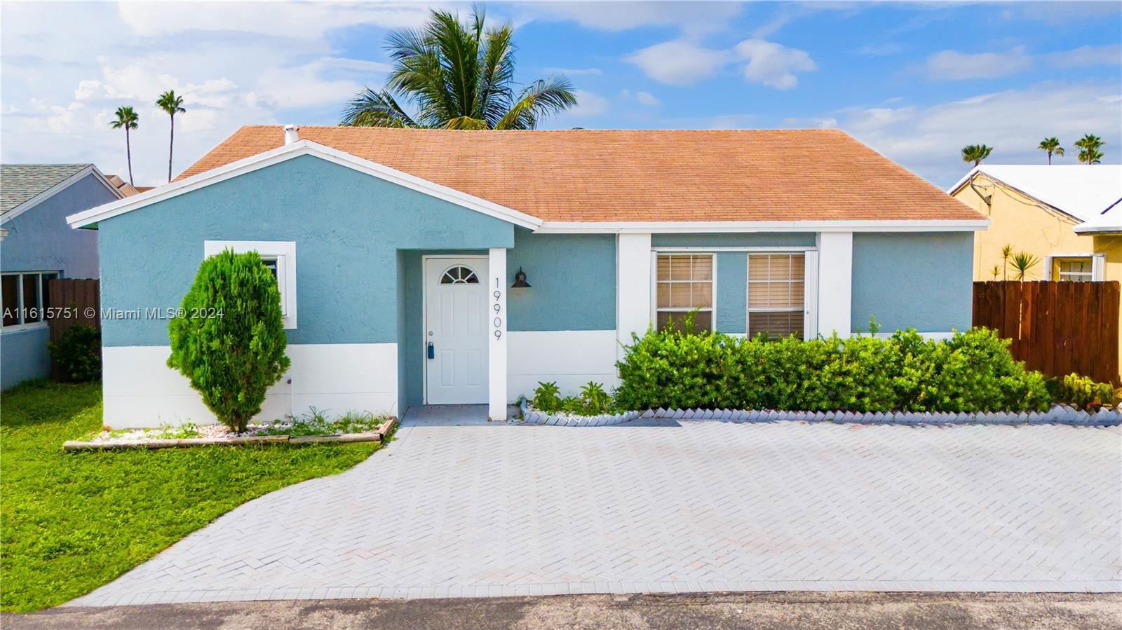 Real estate property located at 19909 67th Cir Ct, Miami-Dade County, COUNTRY LAKE HOMES 2ND AD, Hialeah, FL