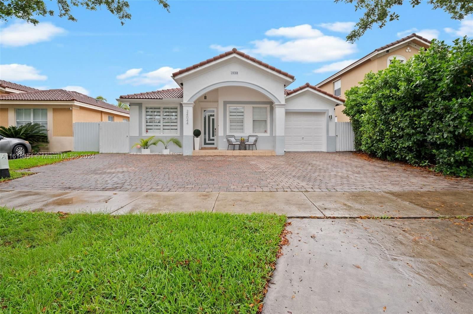 Real estate property located at 24044 107th Ct, Miami-Dade County, BLUEWATERS SUBDIVISION, Homestead, FL