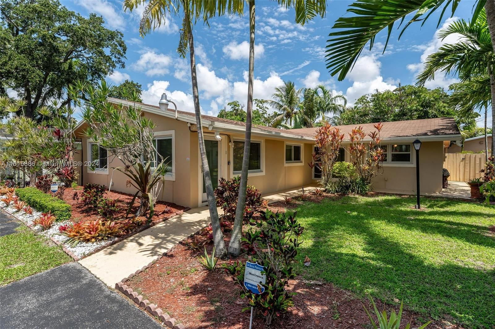 Real estate property located at 2717 46th St, Broward County, LAKEWOOD VILLAS, Dania Beach, FL