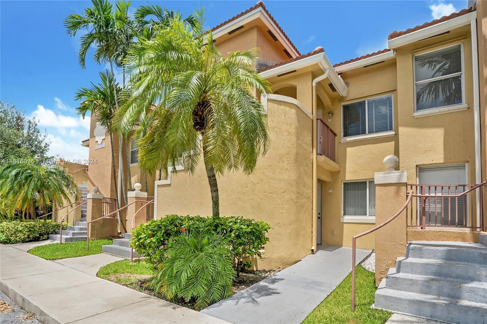 Real estate property located at 681 78th Ter #102, Broward, THE COVE AT FRENCH VILLAS, Pembroke Pines, FL