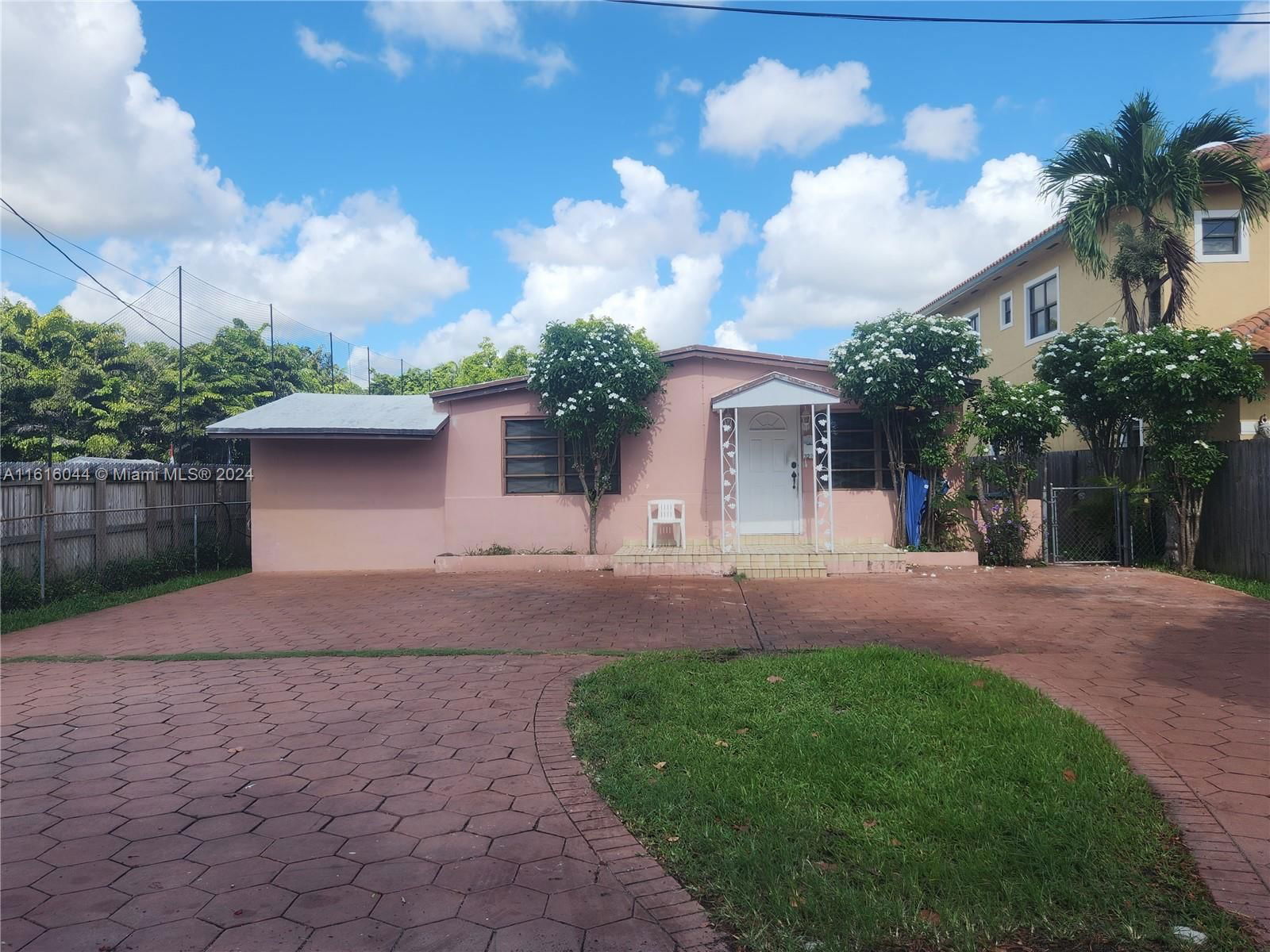 Real estate property located at 3210 65th Ave, Miami-Dade County, CORAL VILLAS REV, Miami, FL