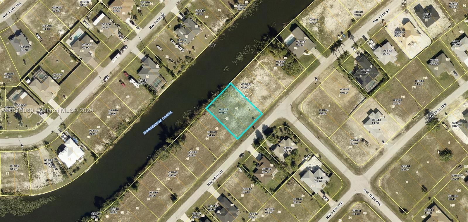 Real estate property located at 2105 14th Ln, Lee, CAPE CORAL, Cape Coral, FL