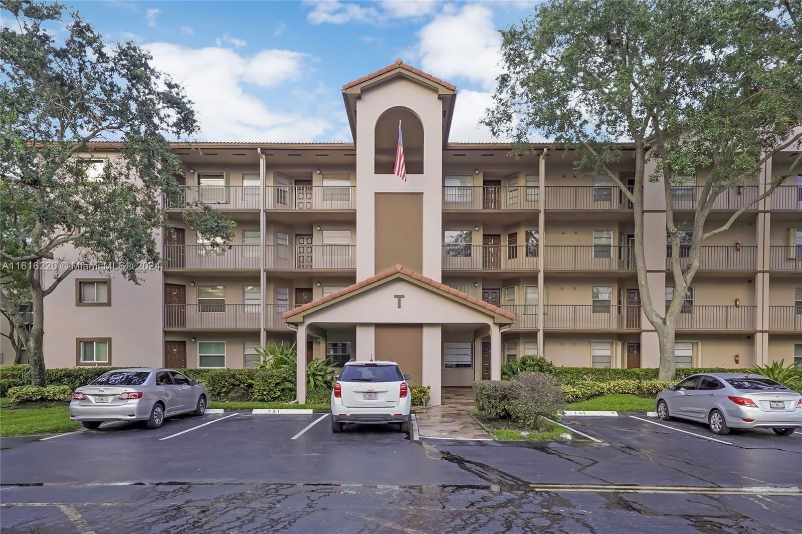 Real estate property located at 1251 125th Ave #102T, Broward County, CAMBRIDGE AT CENTURY VILL, Pembroke Pines, FL