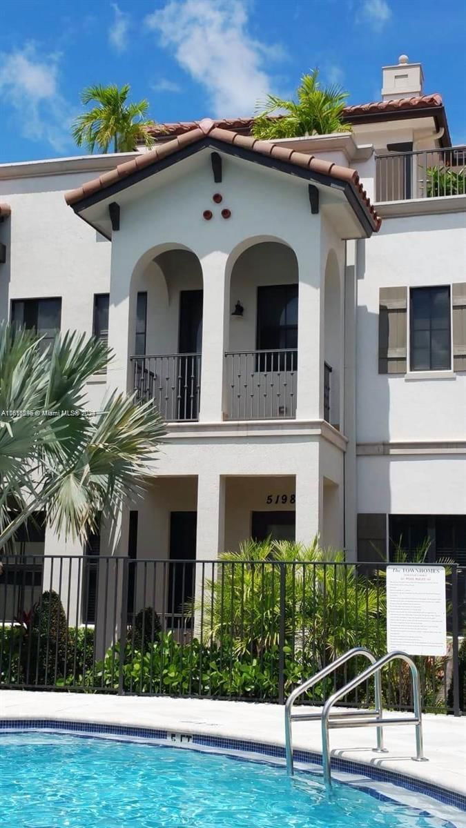 Real estate property located at 5198 83rd Ct #5198, Miami-Dade, DOWNTOWN DORAL DUTCHER, Doral, FL