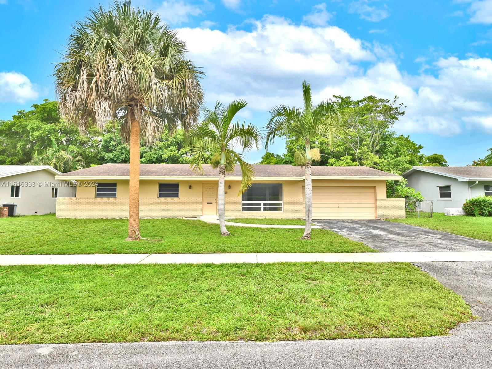 Real estate property located at 1131 70th Ave, Broward County, MIRROR LAKE ESTATES SEC T, Plantation, FL