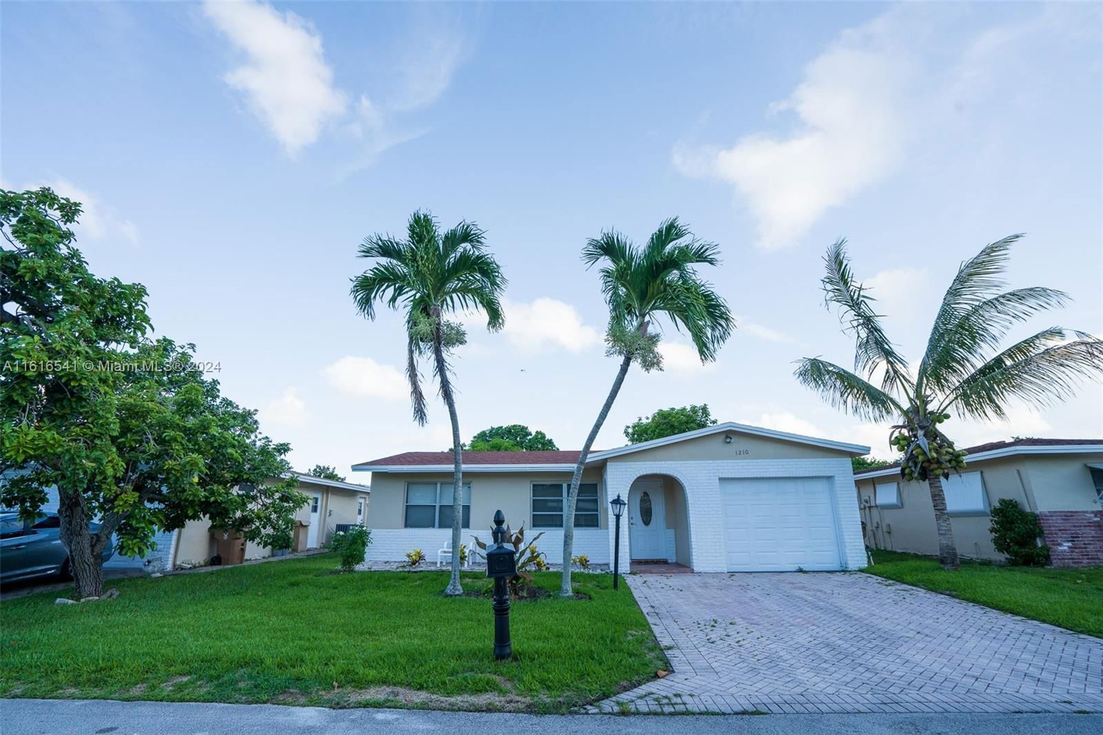 Real estate property located at 1210 49th St, Broward, CRYSTAL LAKE 4TH SEC, Deerfield Beach, FL