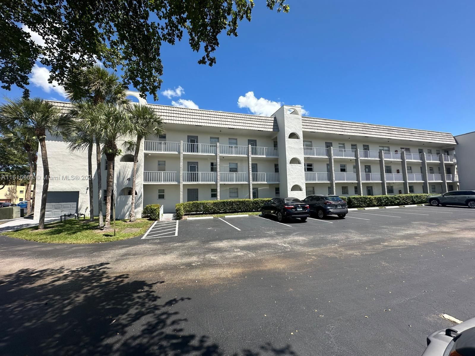 Real estate property located at 8450 Sunrise Lakes Blvd #107, Broward County, SUNRISE LAKES 51 CONDO, Sunrise, FL