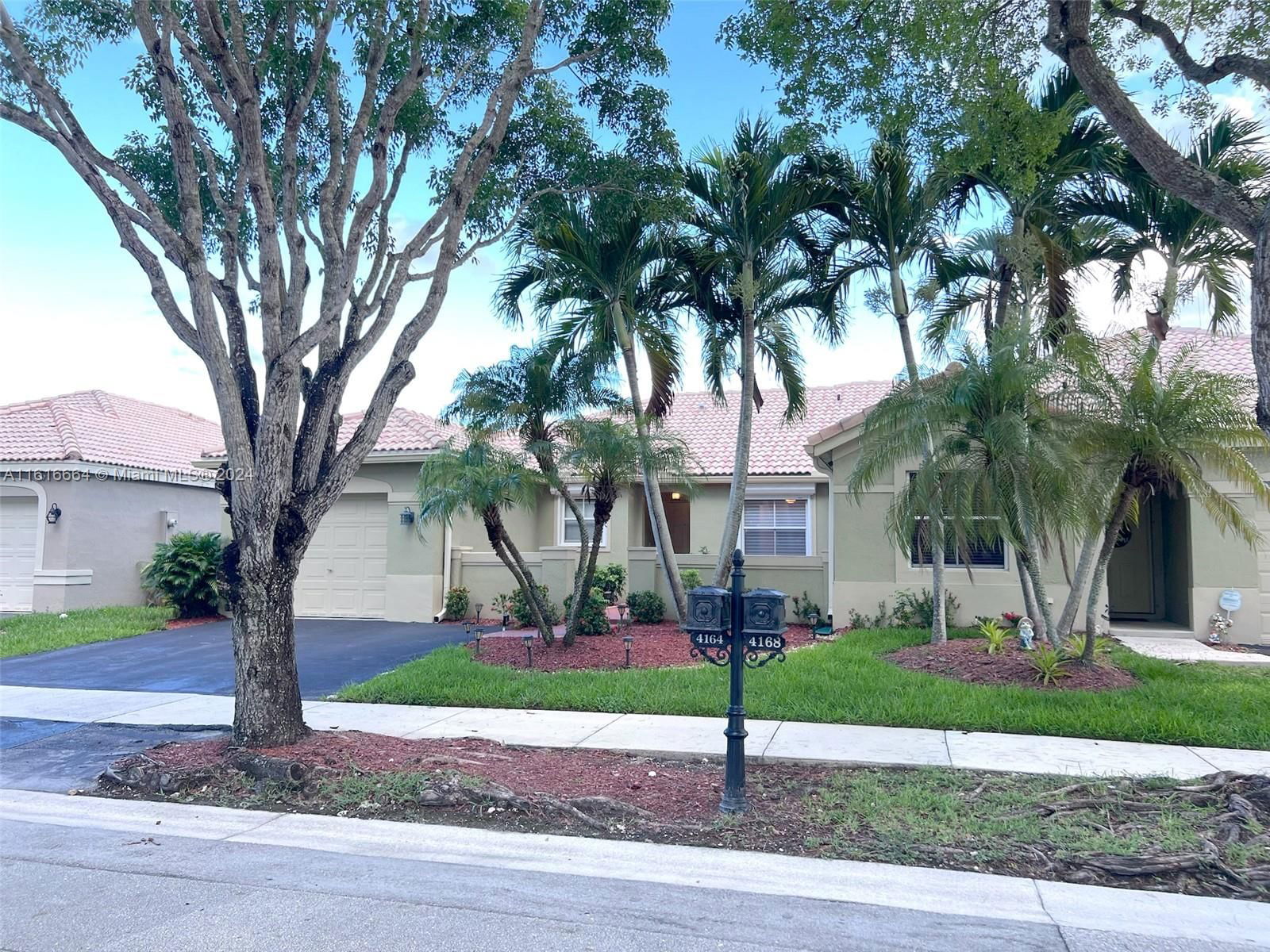 Real estate property located at 4164 Pine Ridge Ln, Broward County, The Ridges, Weston, FL