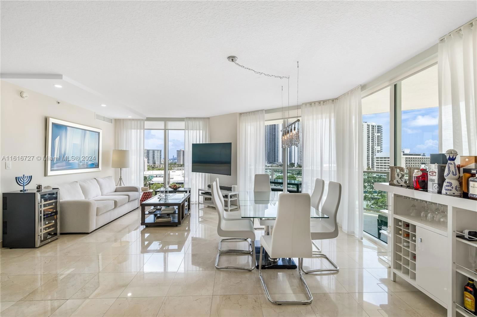 Real estate property located at 200 Sunny Isles Blvd #2-902, Miami-Dade, ST TROPEZ ON THE BAY II, Sunny Isles Beach, FL