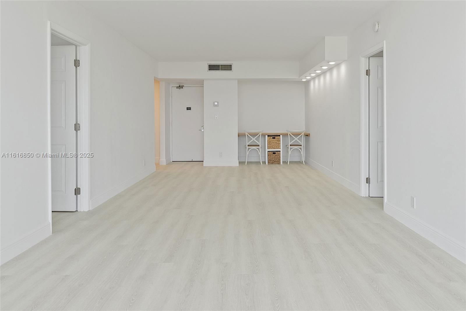 Real estate property located at 20335 Country Club Dr #702, Miami-dade, Coronado Condo- Tower Ii, Aventura, FL