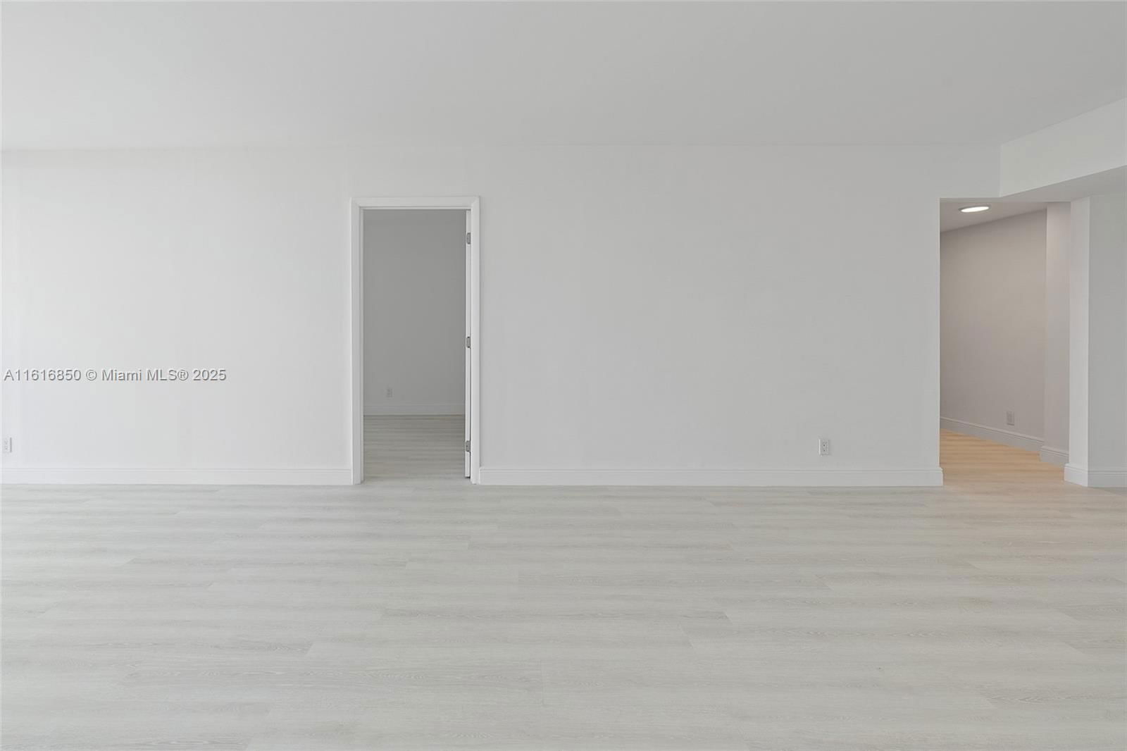 Real estate property located at 20335 Country Club Dr #702, Miami-dade, Coronado Condo- Tower Ii, Aventura, FL