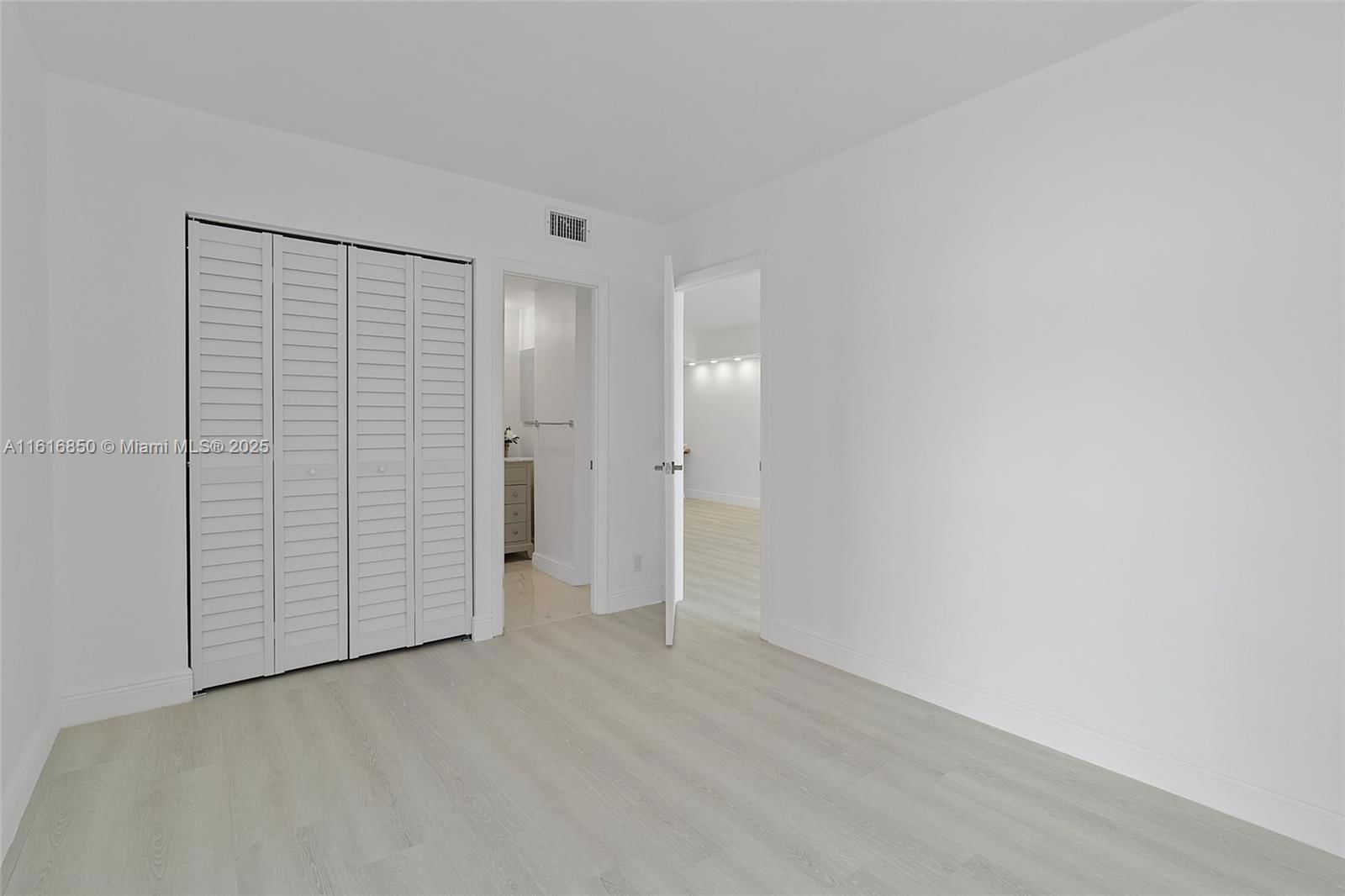 Real estate property located at 20335 Country Club Dr #702, Miami-dade, Coronado Condo- Tower Ii, Aventura, FL