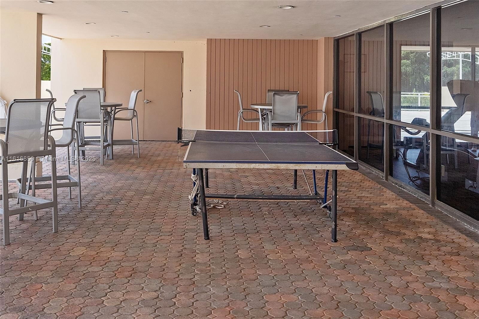Real estate property located at 20335 Country Club Dr #702, Miami-dade, Coronado Condo- Tower Ii, Aventura, FL