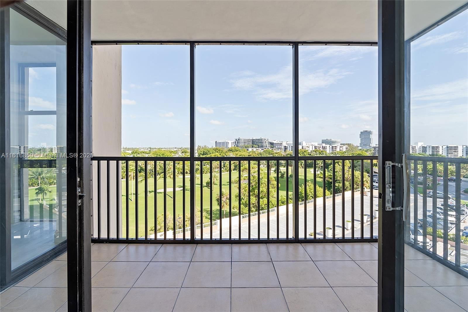Real estate property located at 20335 Country Club Dr #702, Miami-dade, Coronado Condo- Tower Ii, Aventura, FL