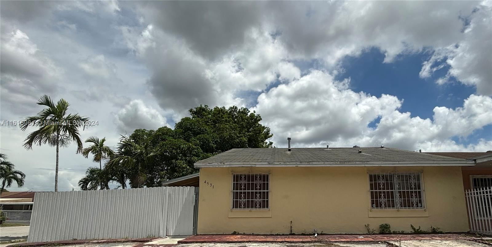 Real estate property located at 4531 185th St, Miami-Dade County, KINGS GARDENS SEC 3 REV, Miami Gardens, FL