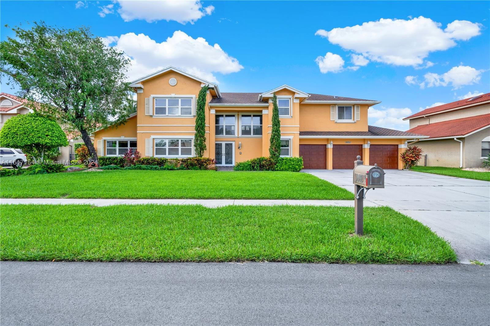 Real estate property located at 19930 8th St, Broward County, CHAPEL TRAIL REPLAT SECTI, Pembroke Pines, FL