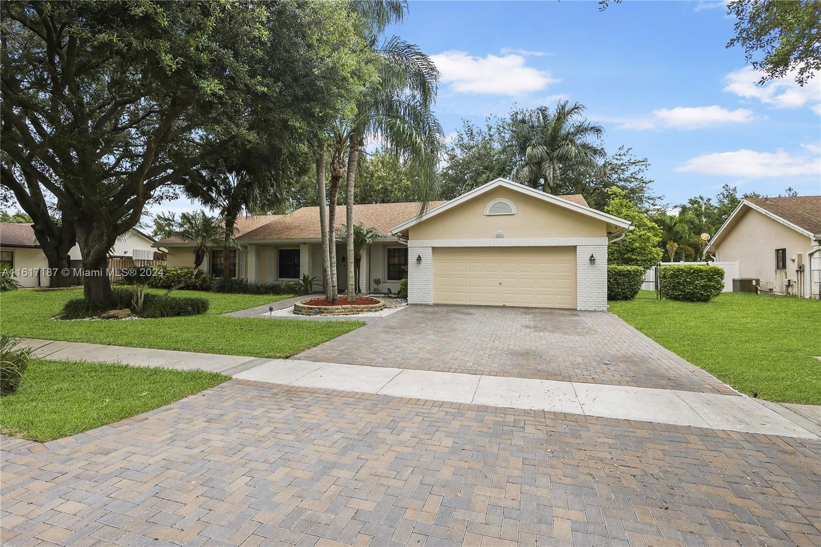 Real estate property located at 20261 8th St, Broward County, CHAPEL TRAIL REPLAT, Pembroke Pines, FL