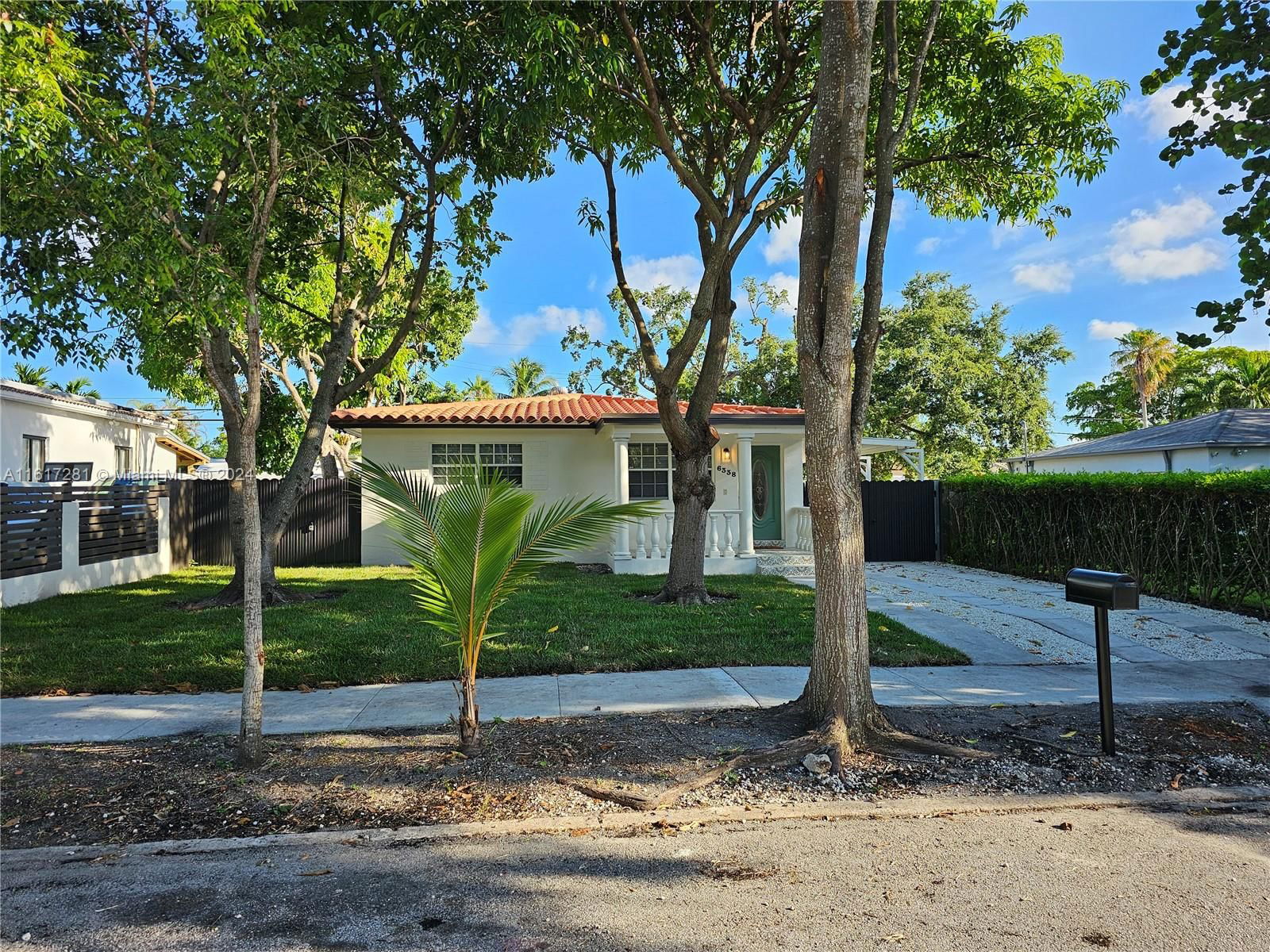 Real estate property located at 6338 41st St, Miami-Dade County, BIRD ROAD ESTATES, South Miami, FL