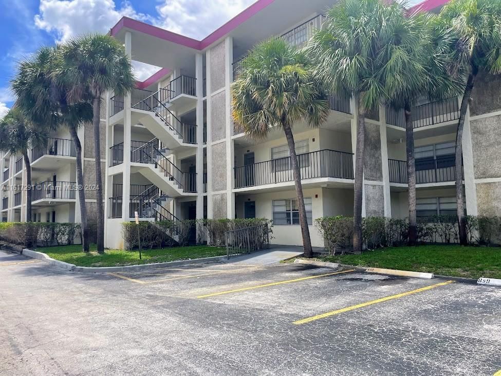 Real estate property located at 3000 48th Ter #327, Broward, CYPRESS CHASE CONDO NO 5, Lauderdale Lakes, FL