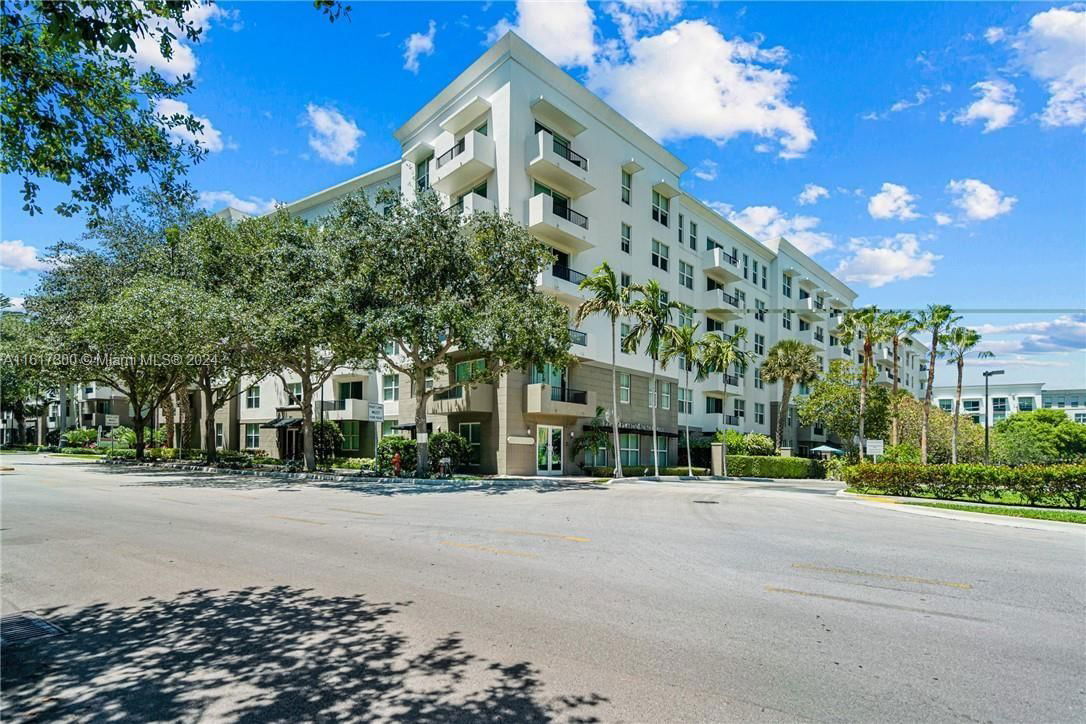 Real estate property located at 2421 65th St #413, Broward County, LAUDERDALE ONE CONDO, Fort Lauderdale, FL