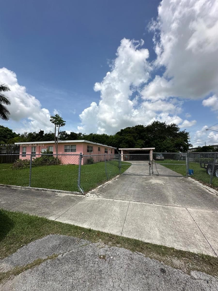 Real estate property located at 422 12th Ave, Miami-Dade County, ROOSEVELT HOMESITES, Homestead, FL