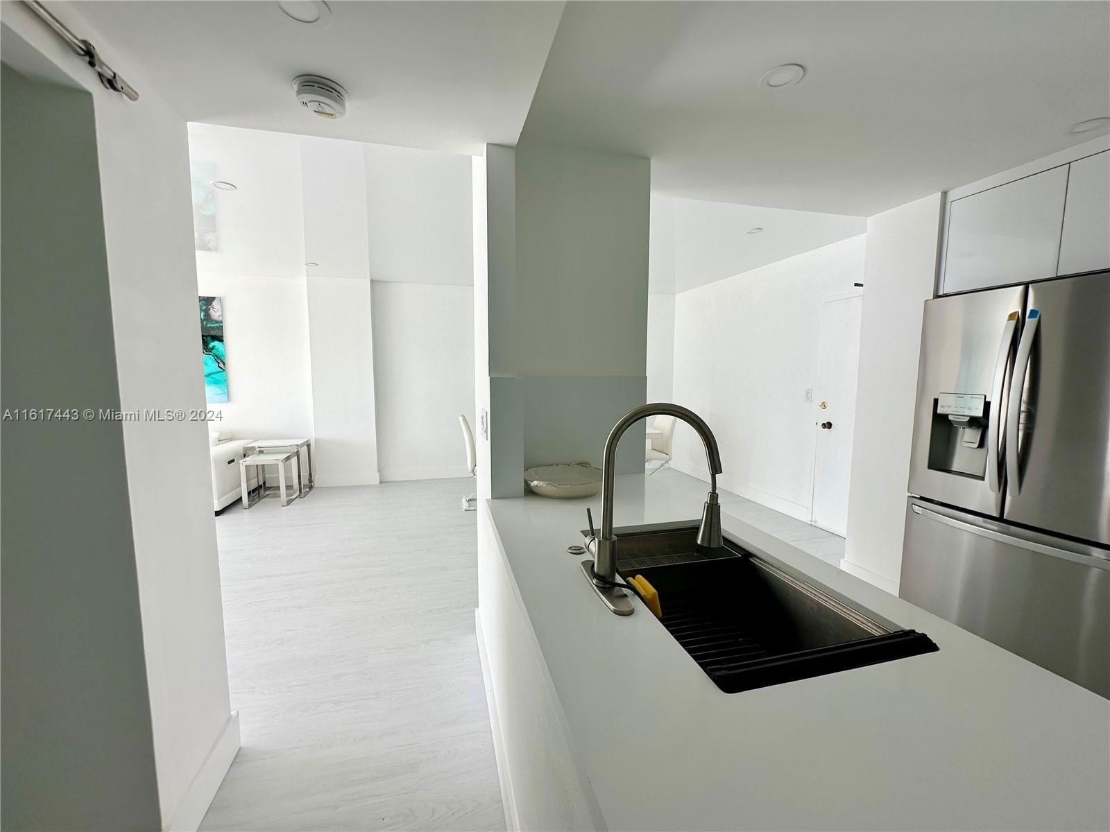 Real estate property located at 1950 Ocean Dr #17J, Broward, Hemispheres Condo, Hallandale Beach, FL