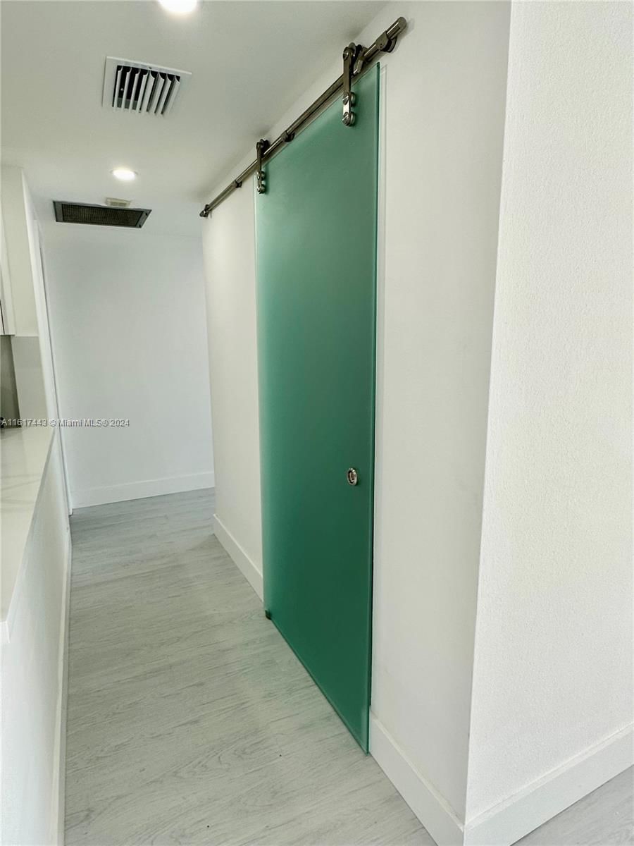 Real estate property located at 1950 Ocean Dr #17J, Broward, Hemispheres Condo, Hallandale Beach, FL