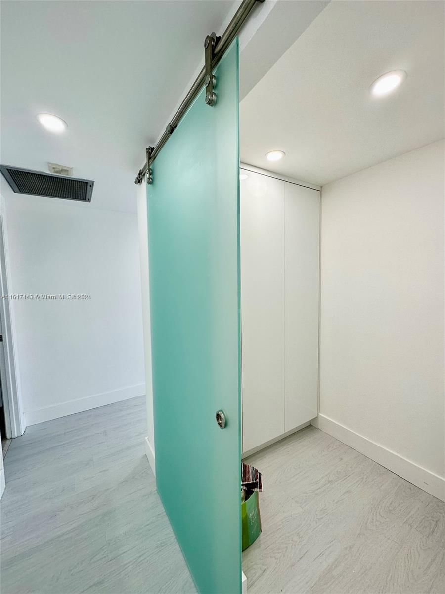 Real estate property located at 1950 Ocean Dr #17J, Broward, Hemispheres Condo, Hallandale Beach, FL
