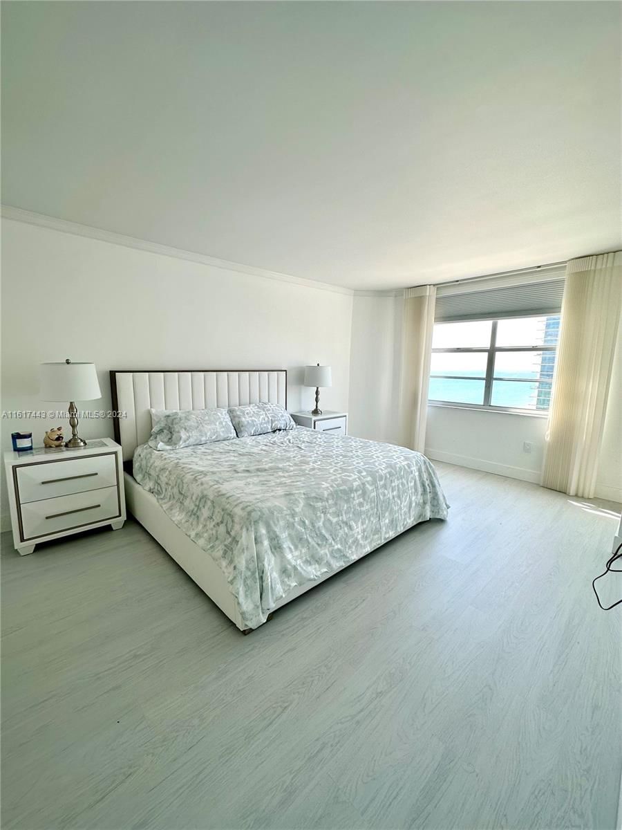 Real estate property located at 1950 Ocean Dr #17J, Broward, Hemispheres Condo, Hallandale Beach, FL