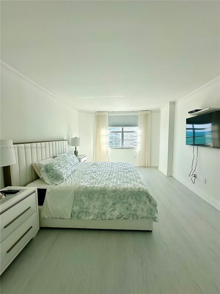 Real estate property located at 1950 Ocean Dr #17J, Broward, Hemispheres Condo, Hallandale Beach, FL