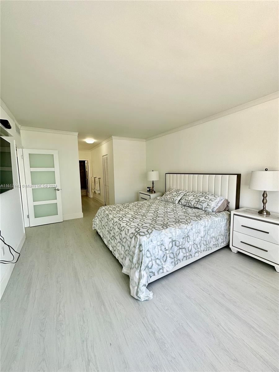 Real estate property located at 1950 Ocean Dr #17J, Broward, Hemispheres Condo, Hallandale Beach, FL