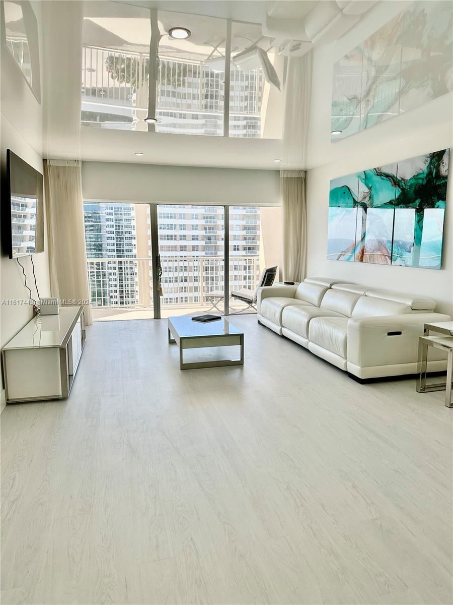 Real estate property located at 1950 Ocean Dr #17J, Broward, Hemispheres Condo, Hallandale Beach, FL