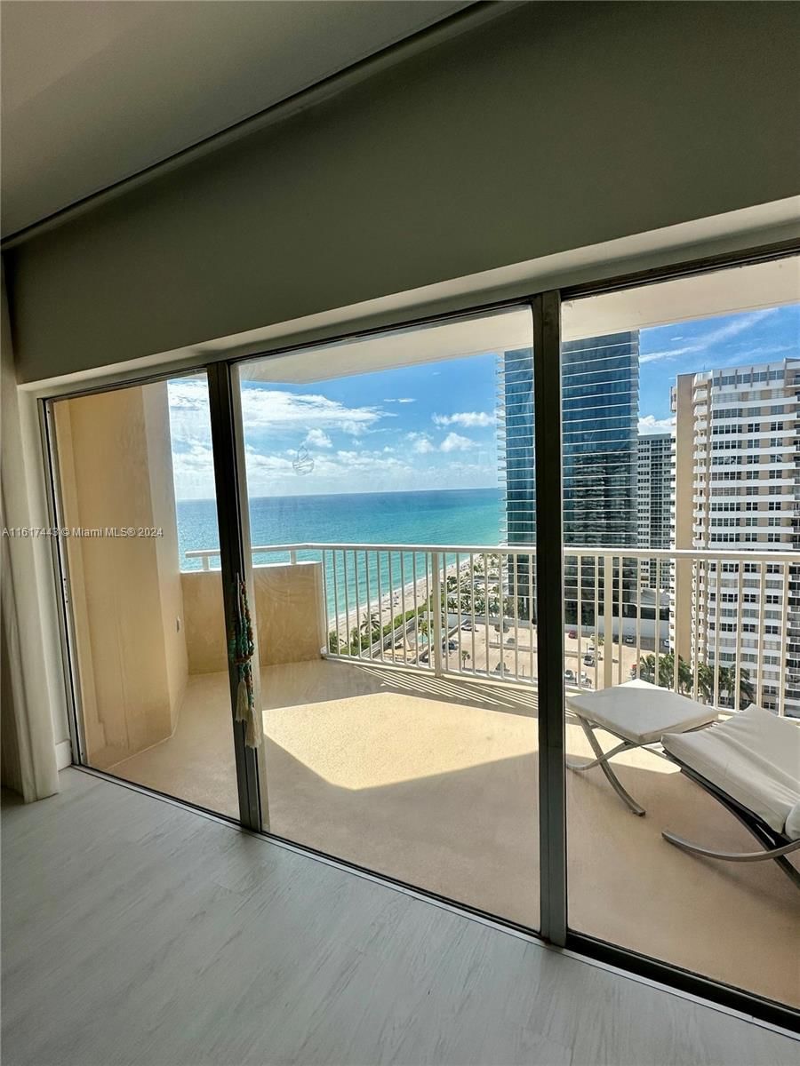 Real estate property located at 1950 Ocean Dr #17J, Broward, Hemispheres Condo, Hallandale Beach, FL